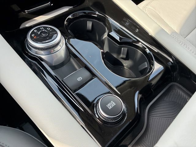 Used 2025 Ford Explorer Platinum w/ Ultimate Package image 43