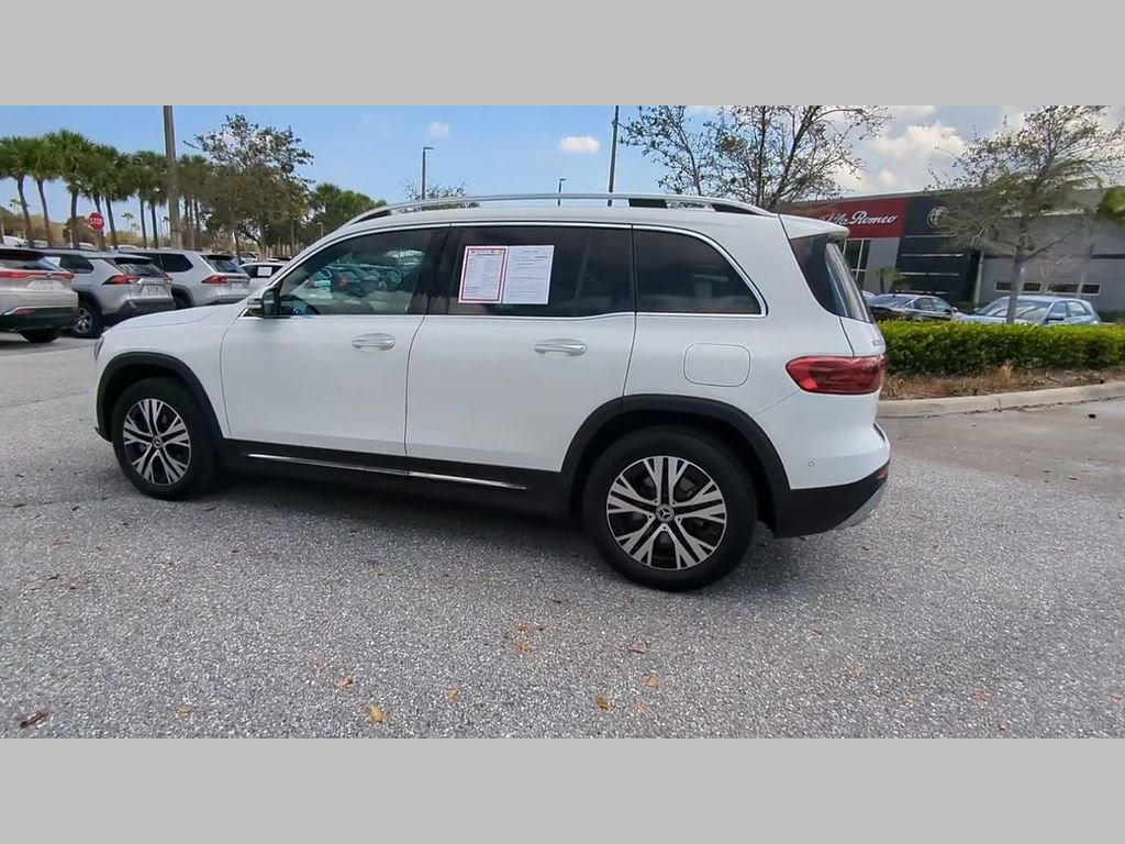 Used 2025 Mercedes-Benz GLB 250 4MATIC image 11