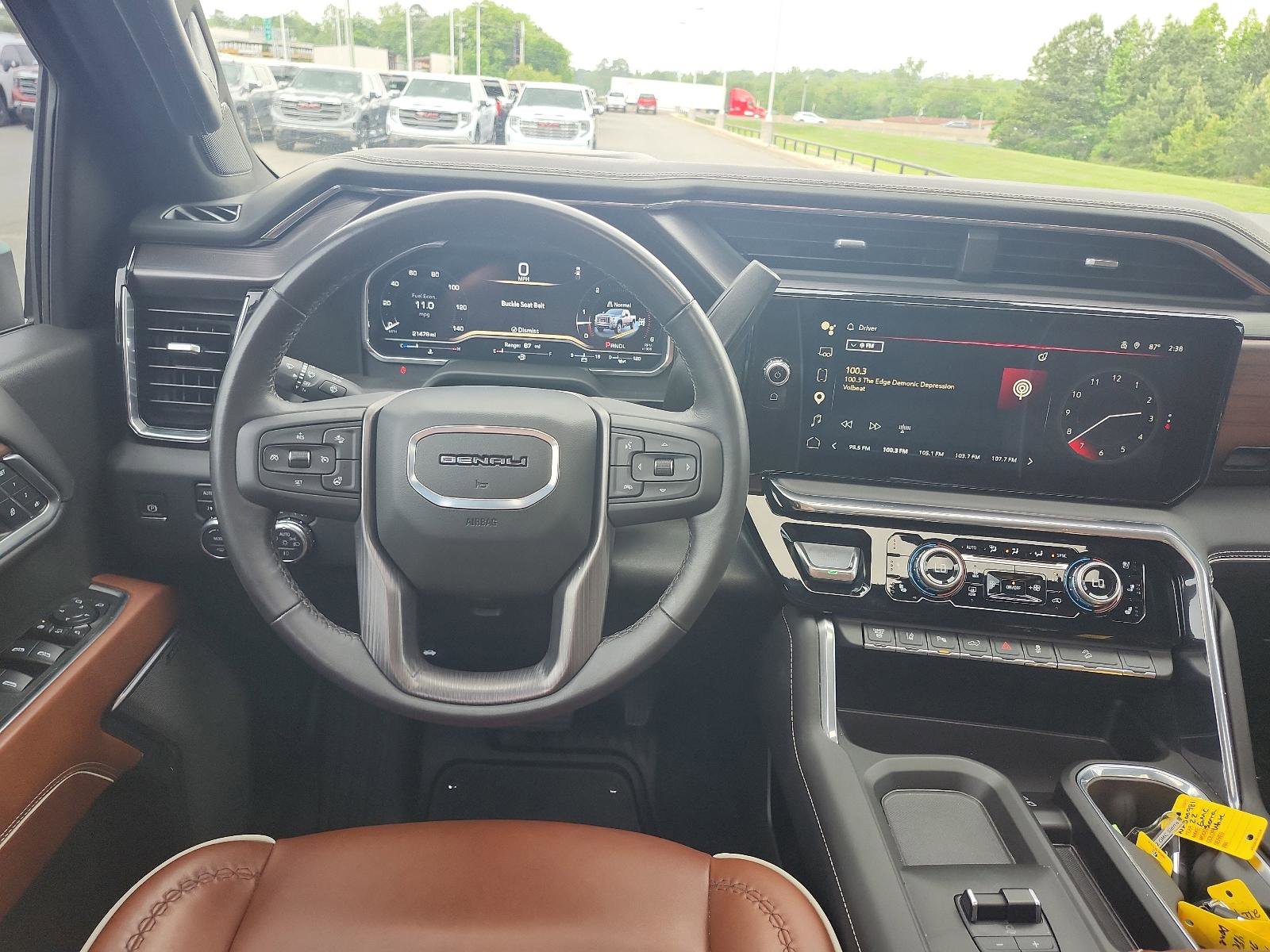Used 2024 GMC Sierra 2500 Denali Ultimate AWD/4WD image 19