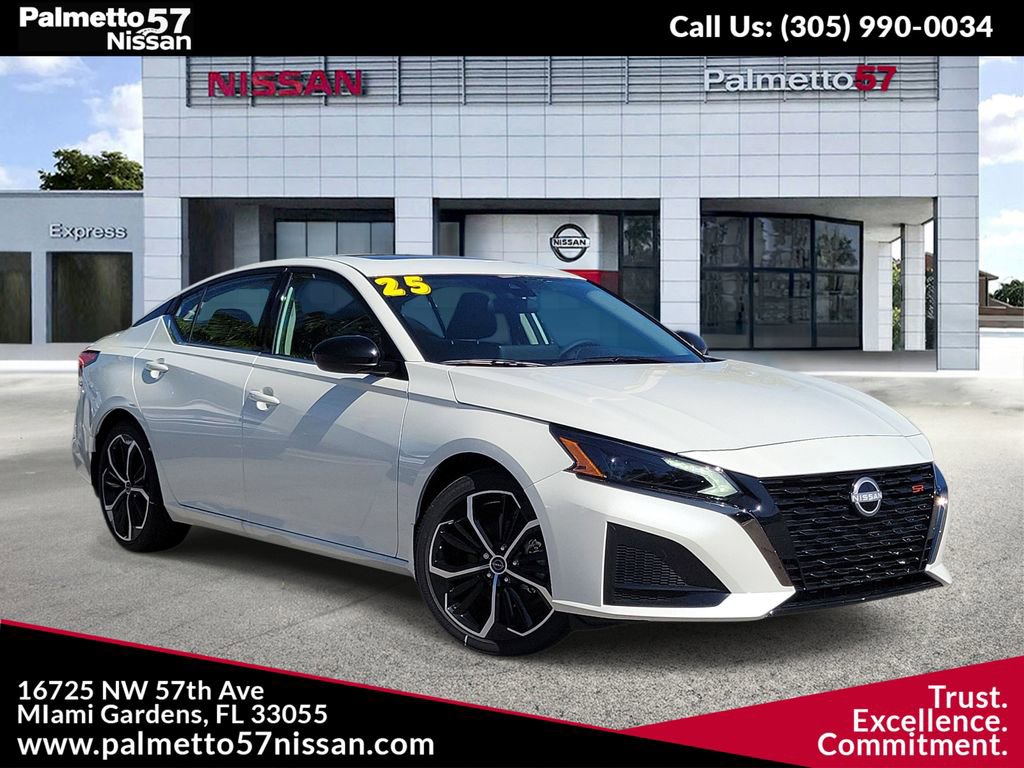 Used 2025 Nissan Altima 2.5 SR w/ SR Premium Package FWD image 1