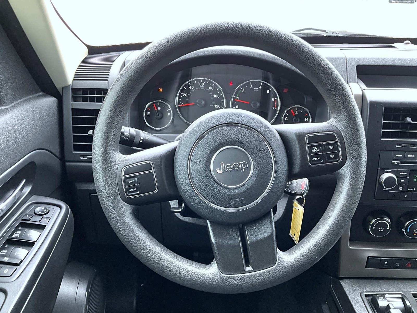 Used 2012 Jeep Liberty Sport AWD/4WD image 12