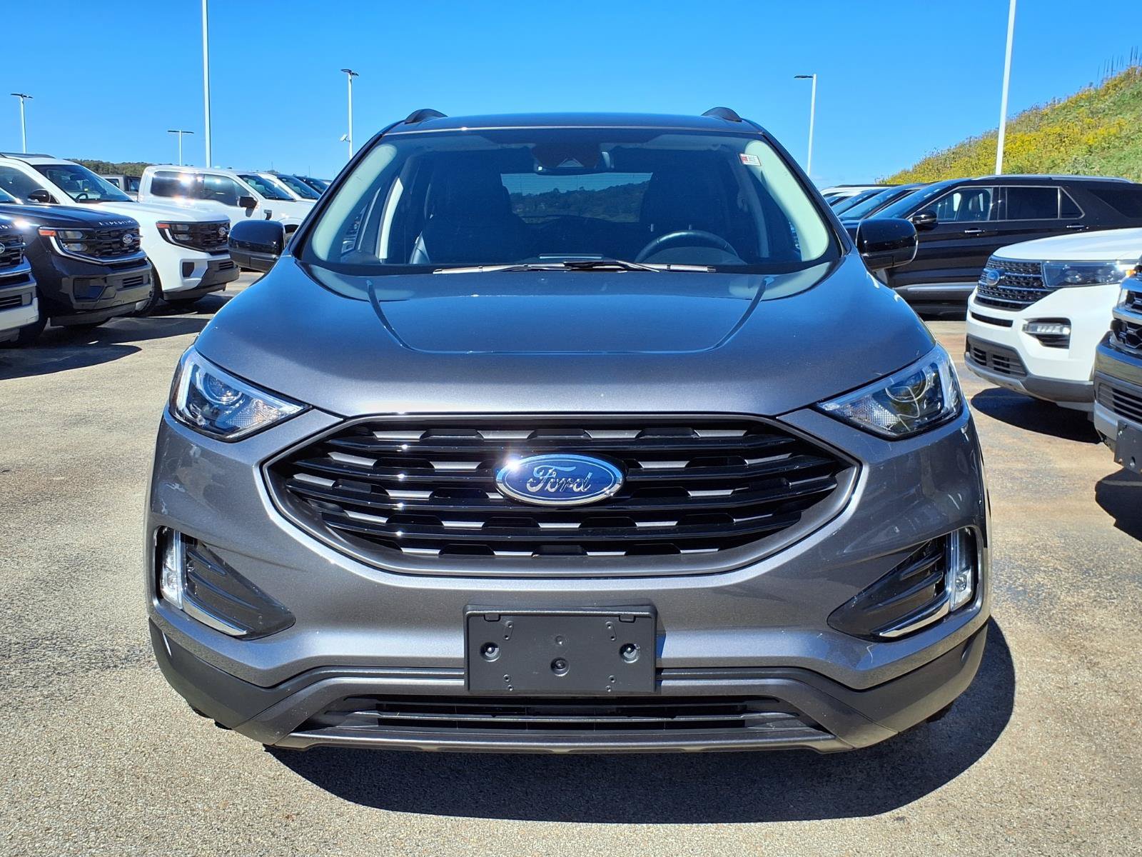 Used 2024 Ford Edge SEL w/ Sport Appearance Package AWD/4WD image 2