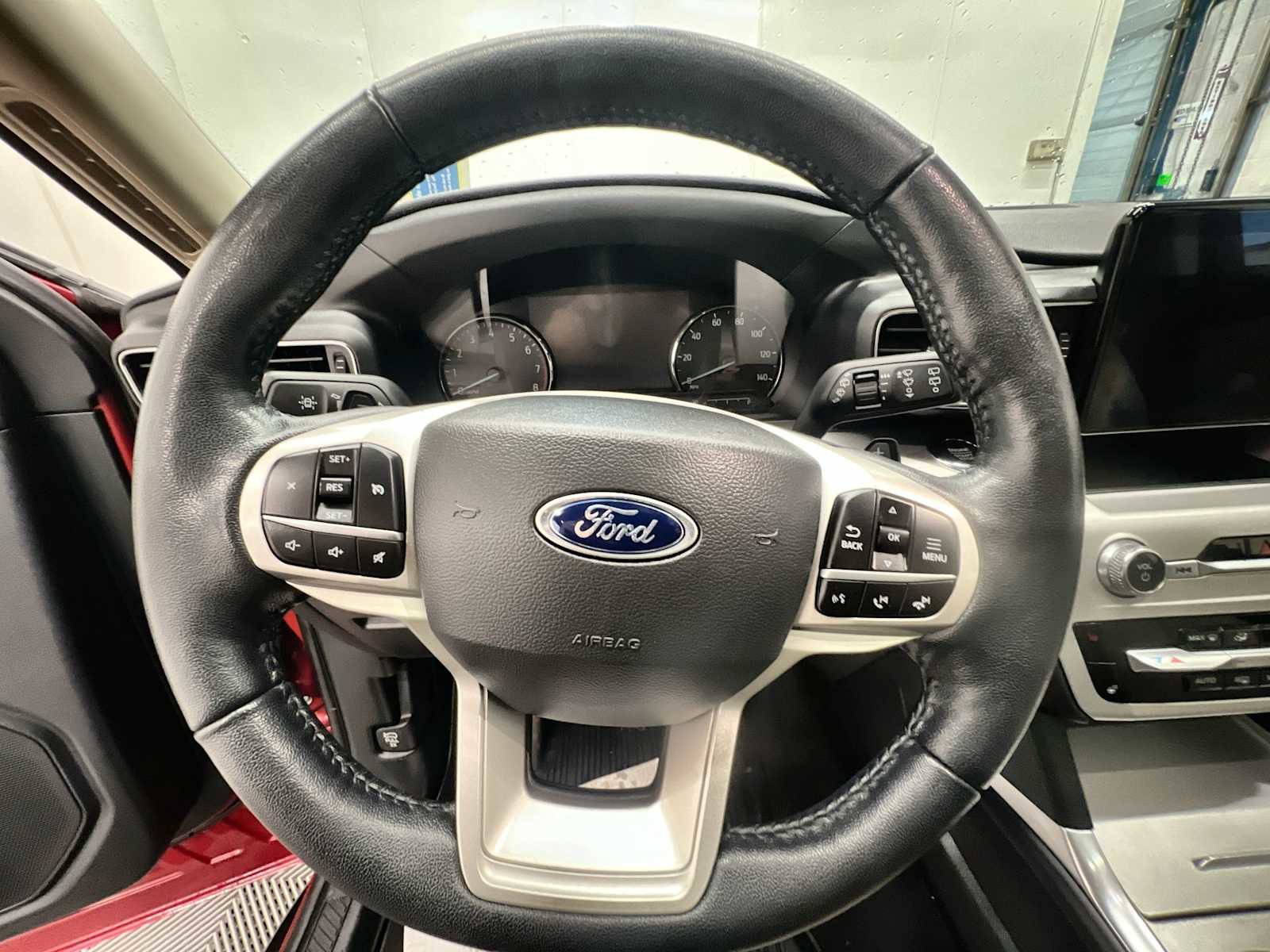 Used 2021 Ford Explorer XLT w/ Equipment Group 202A image 11