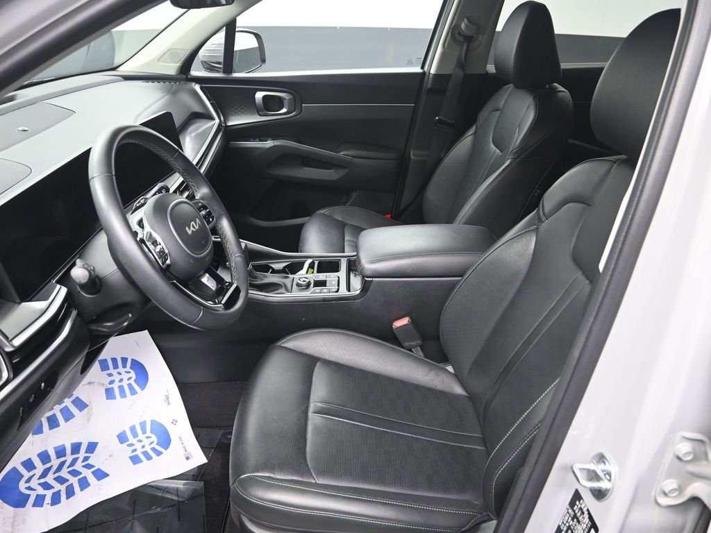 Certified 2024 Kia Sorento EX w/ Panoramic Sunroof Package image 14