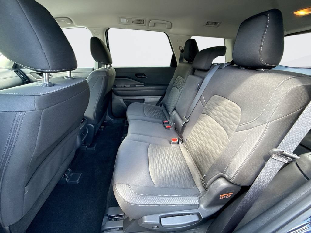Used 2025 Nissan Pathfinder SV FWD image 24