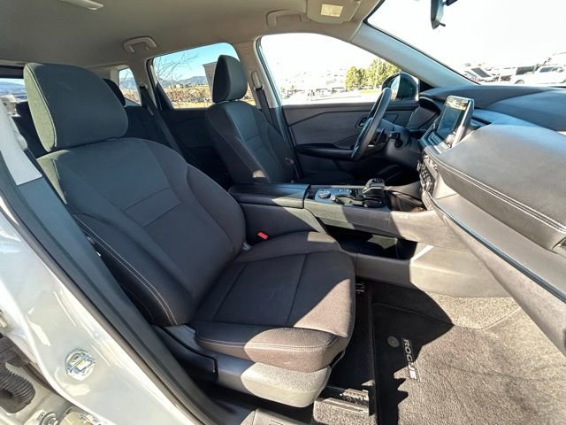 Used 2023 Nissan Rogue S image 29