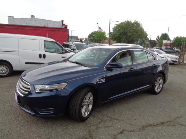 Used 2017 Ford Taurus SEL FWD image 3