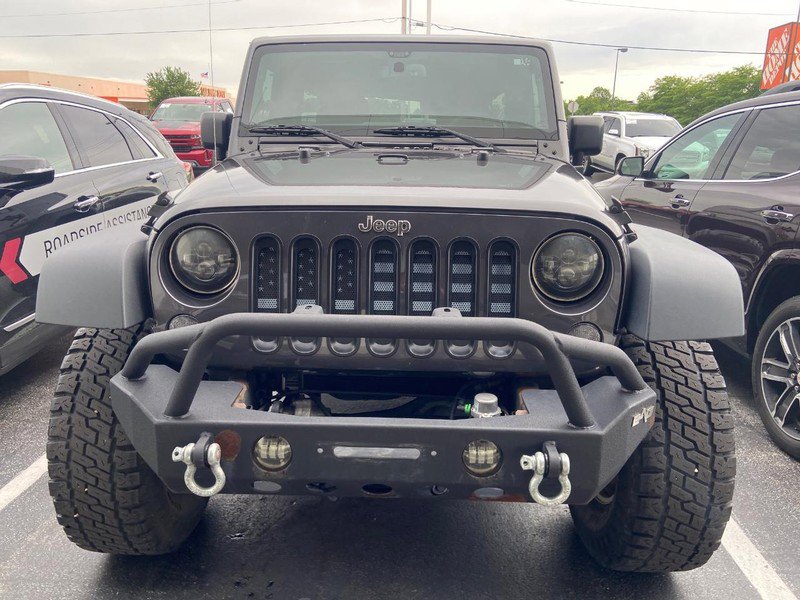 Used 2016 Jeep Wrangler Unlimited Rubicon w/ Connectivity Group AWD/4WD image 3
