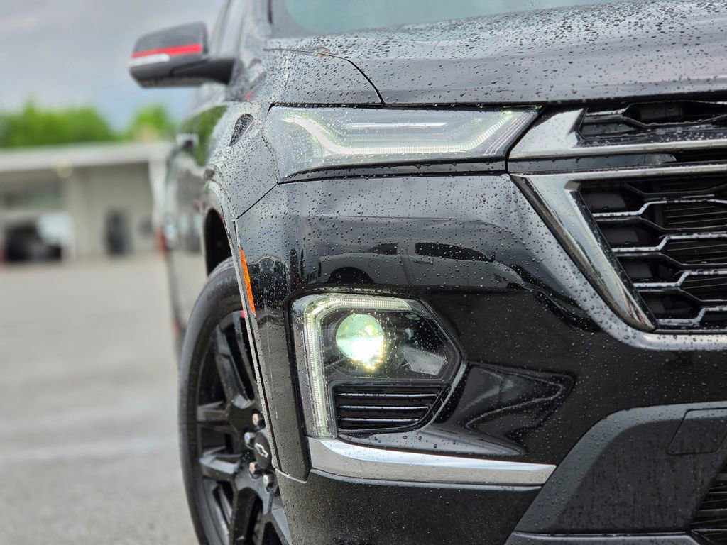 Used 2023 Chevrolet Traverse Premier w/ Redline Edition AWD/4WD image 9