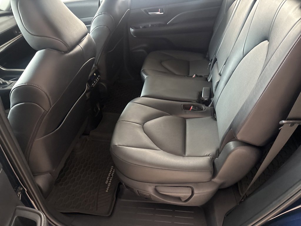 Used 2025 Toyota Grand Highlander AWD Hybrid image 21