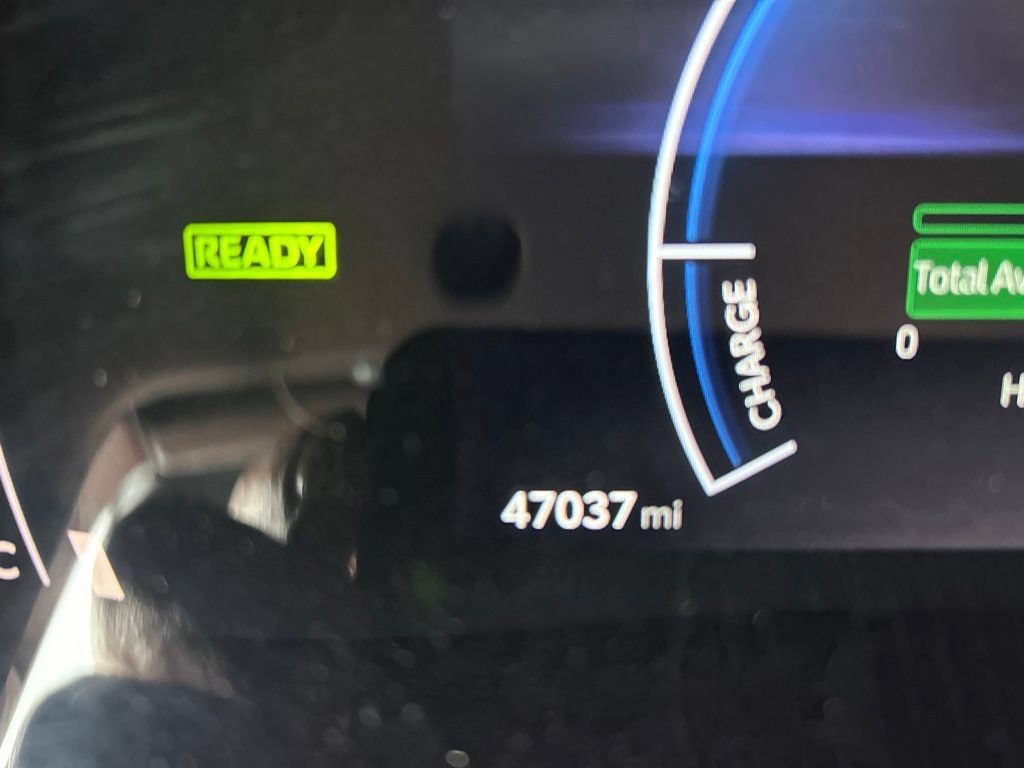 Used 2025 Toyota Camry SE FWD image 1