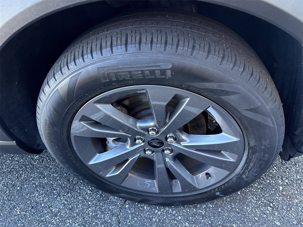 Used 2022 Ford Explorer XLT w/ Equipment Group 202A image 14