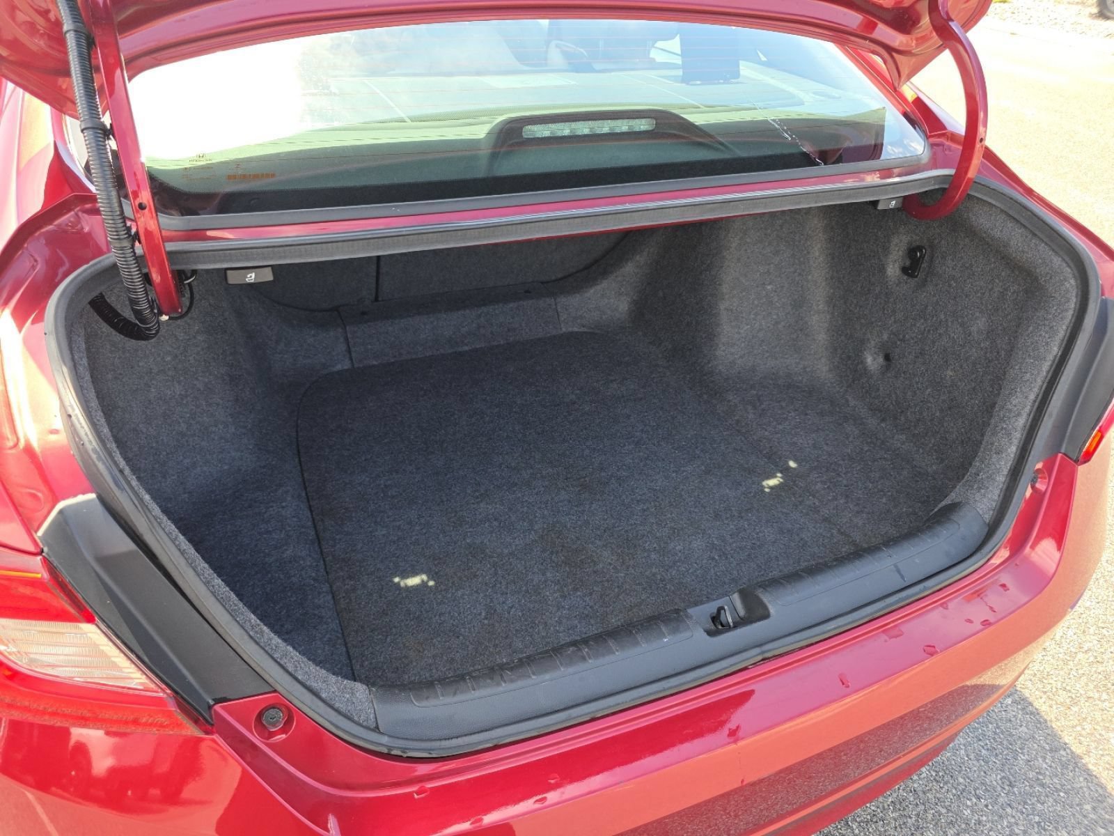 Used 2018 Honda Accord EX image 19