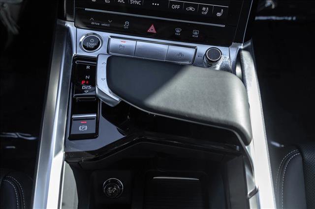 Used 2024 Audi Q8 e-tron Premium Plus w/ Premium Plus Package image 20