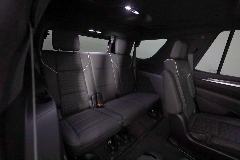 Used 2025 Cadillac Escalade V w/ LPO, ONYX Package image 16
