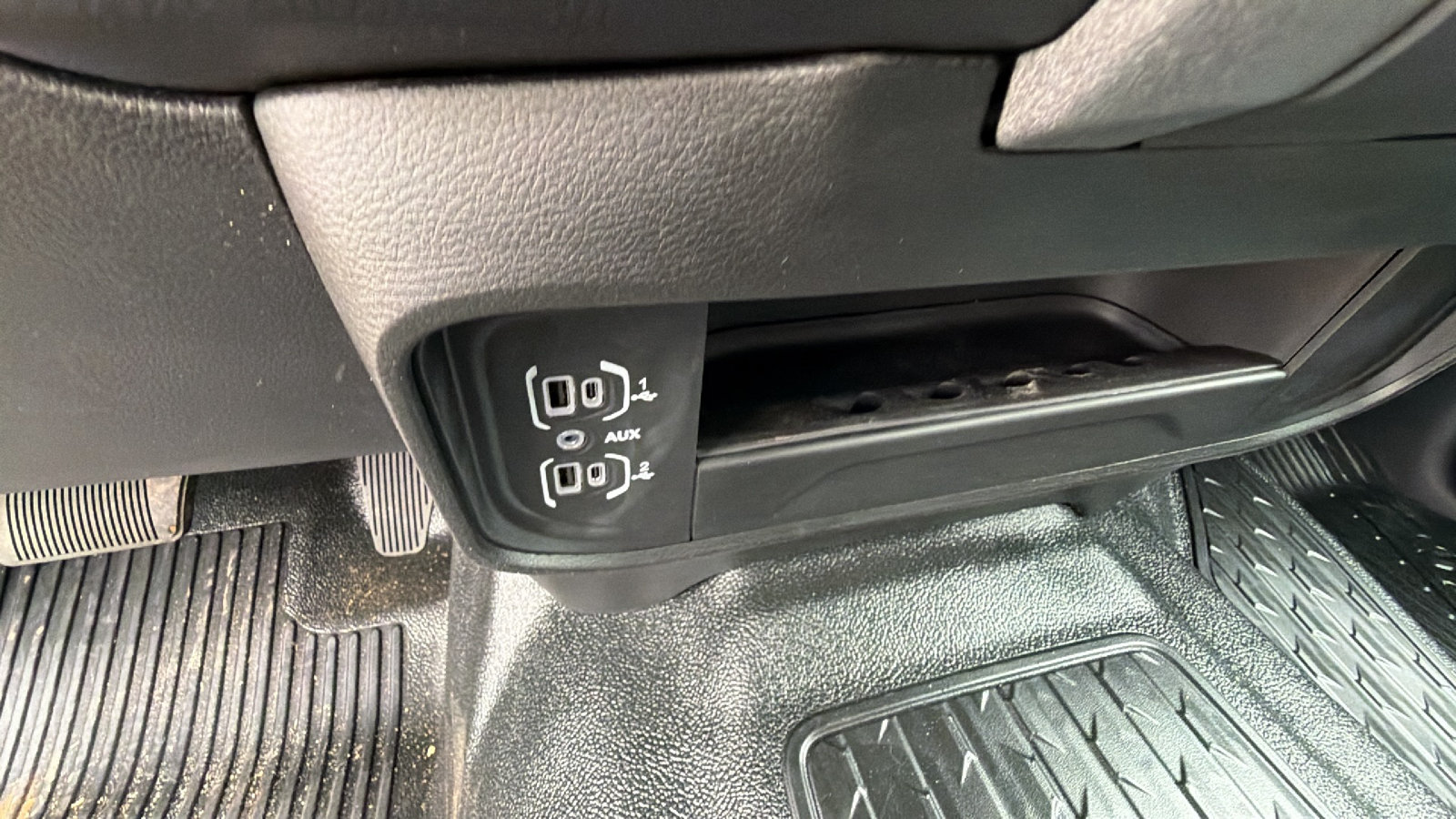 New 2026 RAM 5500 Tradesman w/ Chrome Appearance Group AWD/4WD image 29
