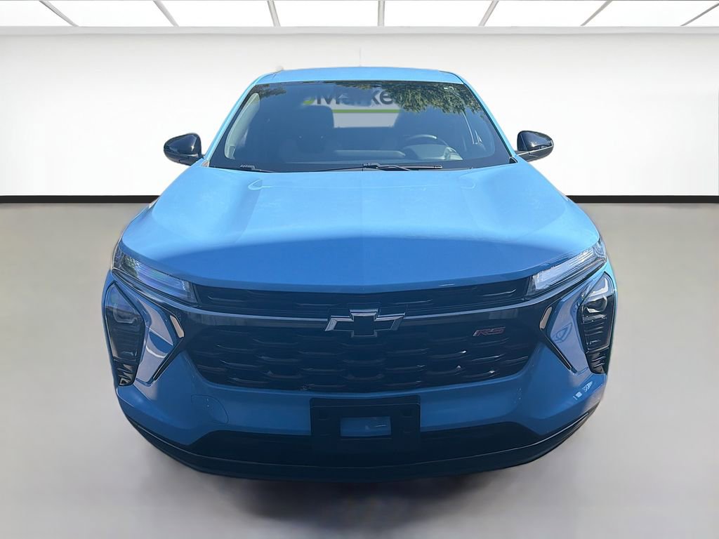 Used 2024 Chevrolet Trax RS FWD image 2