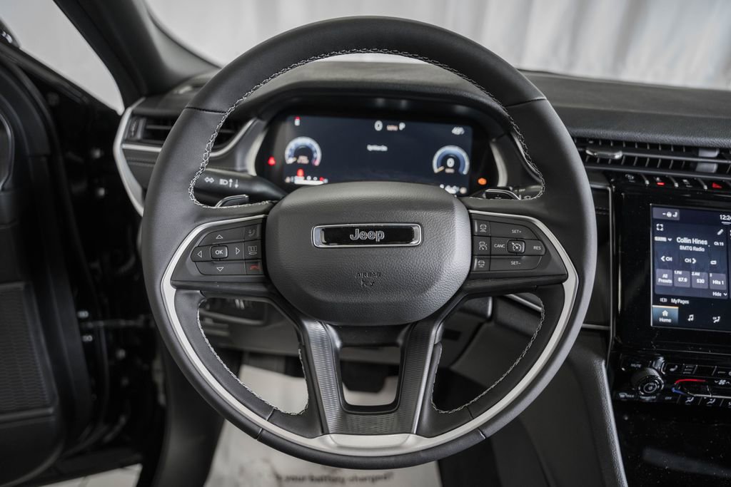 New 2025 Jeep Grand Cherokee Altitude w/ Trailer Tow Package image 27