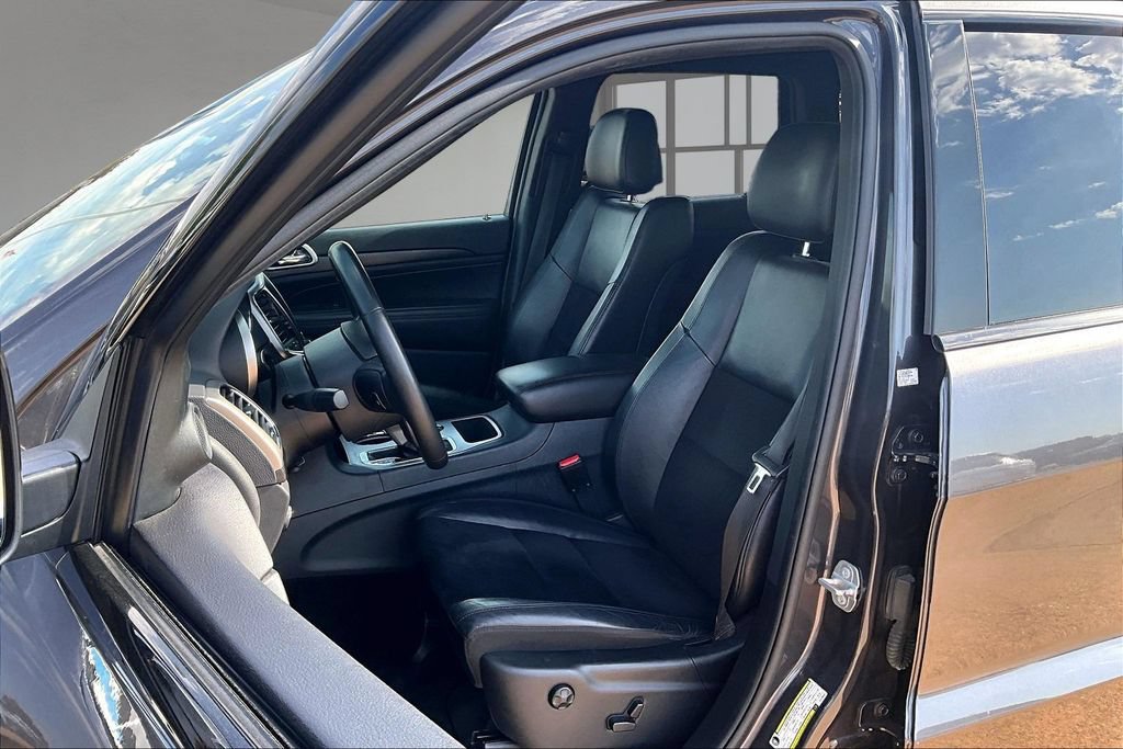 Used 2018 Jeep Grand Cherokee Altitude RWD image 25