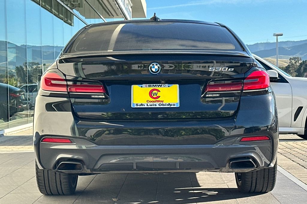 Used 2023 BMW 530e w/ Executive Package image 4