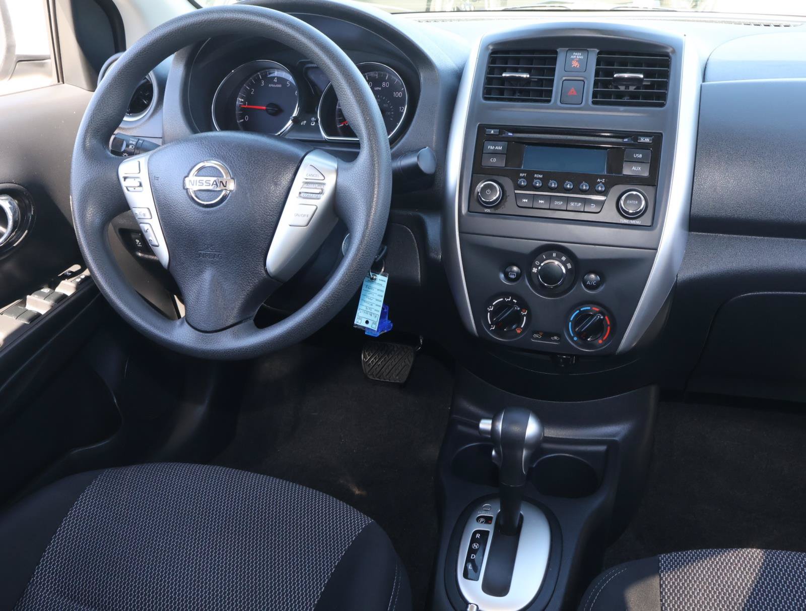 Used 2015 Nissan Versa SV FWD image 8