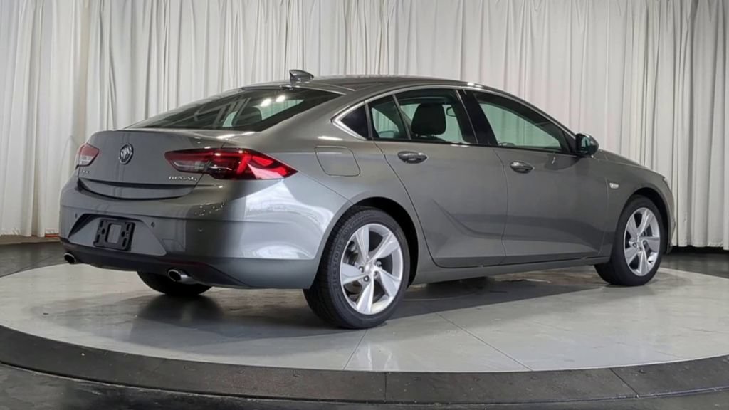 Used 2018 Buick Regal Preferred w/ Sights and Sounds Package FWD image 10