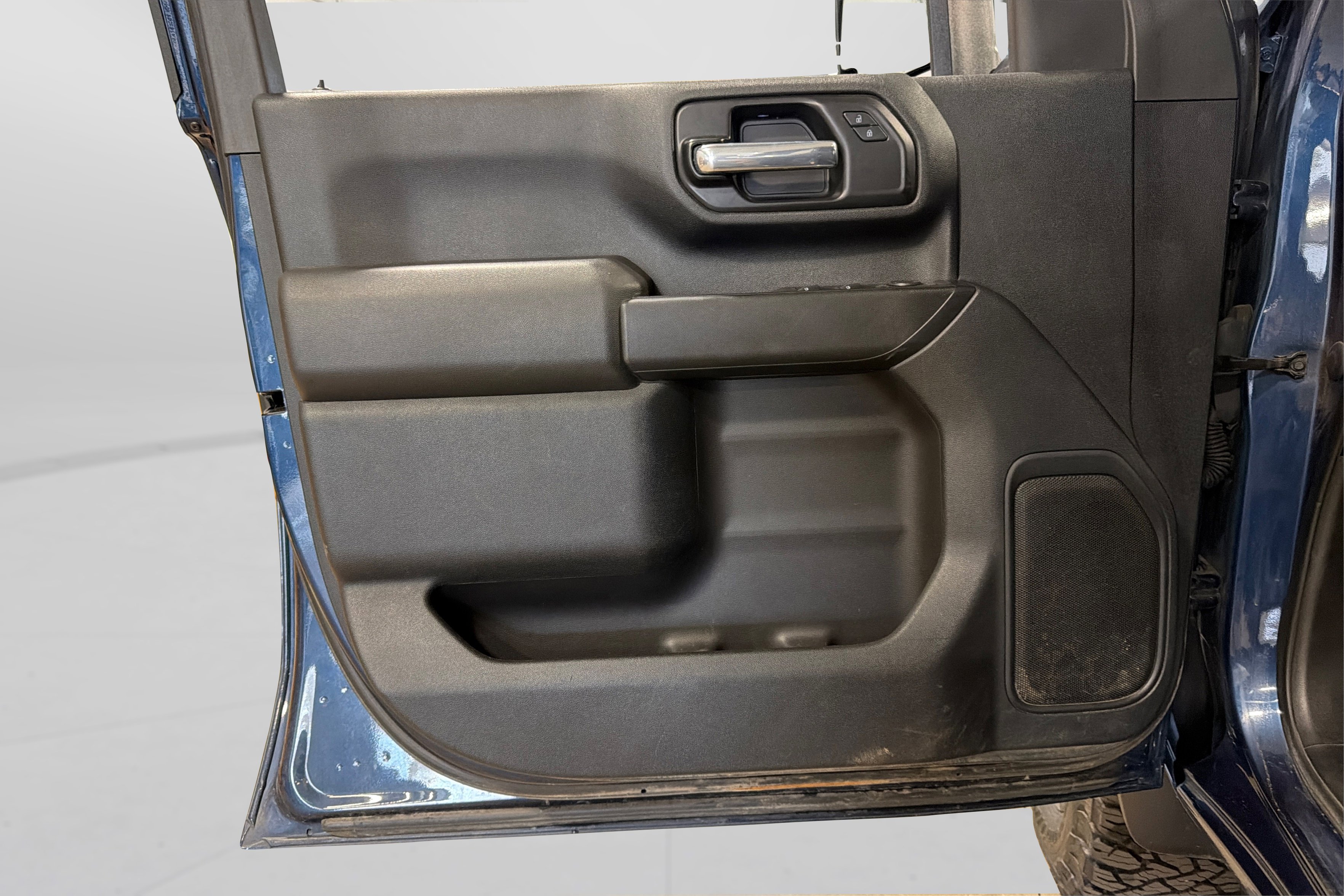 Used 2021 Chevrolet Silverado 2500 Custom w/ Custom Value Package AWD/4WD image 15