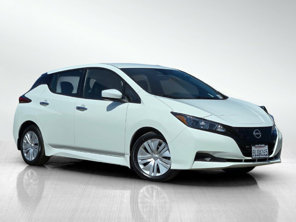 Used 2024 Nissan Leaf S FWD image 2