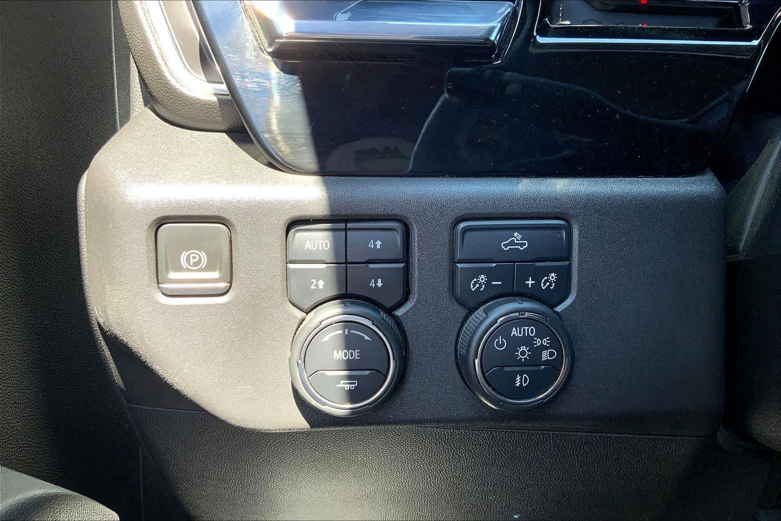 Used 2024 Chevrolet Silverado 1500 LT Trail Boss w/ Protection Package AWD/4WD image 36