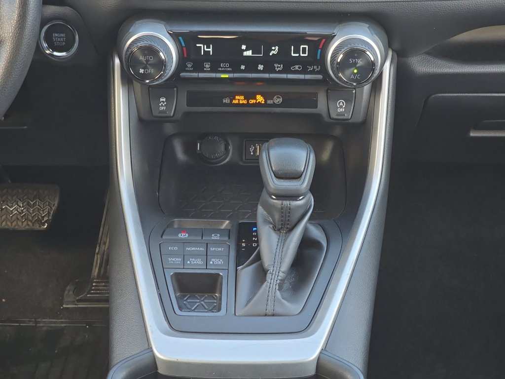 Used 2024 Toyota RAV4 XLE AWD/4WD image 23