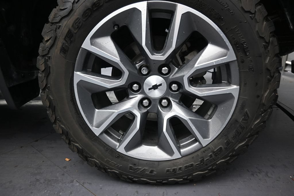 Used 2020 Chevrolet Silverado 1500 LT w/ Texas Edition RWD image 10