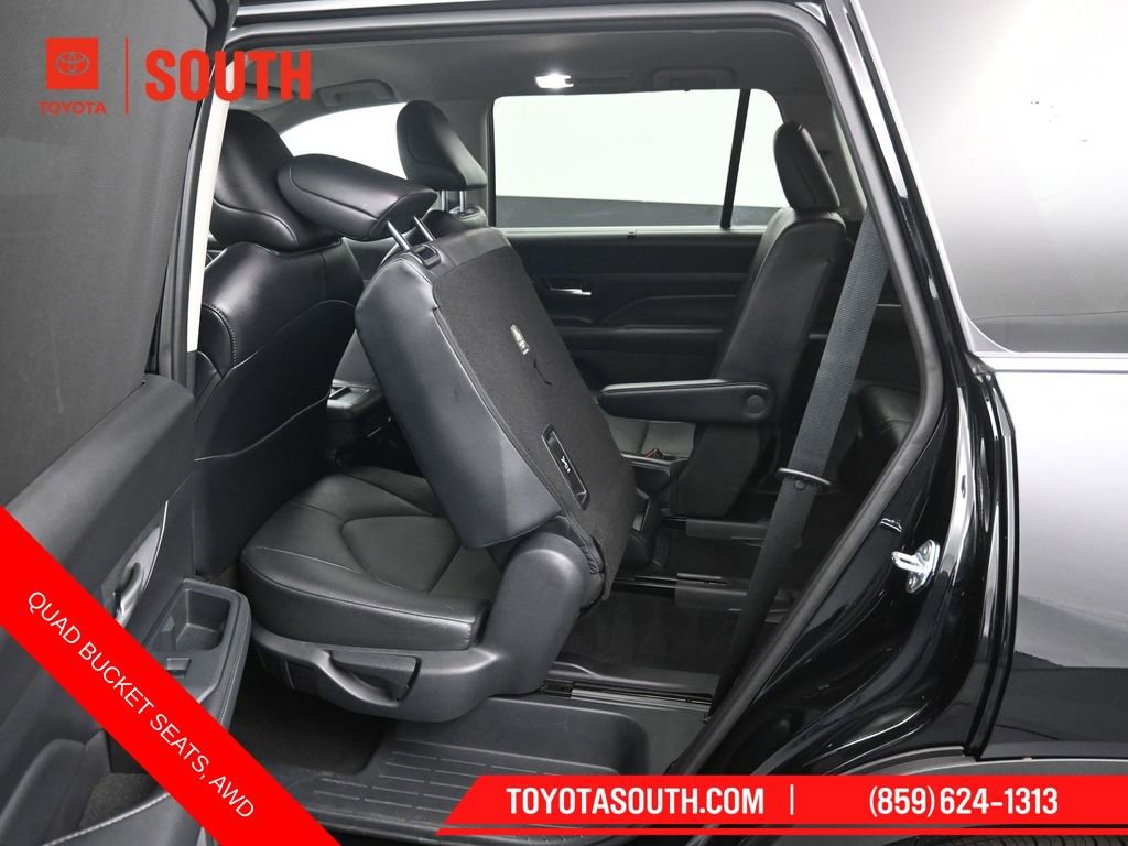 Used 2025 Toyota Grand Highlander AWD image 29