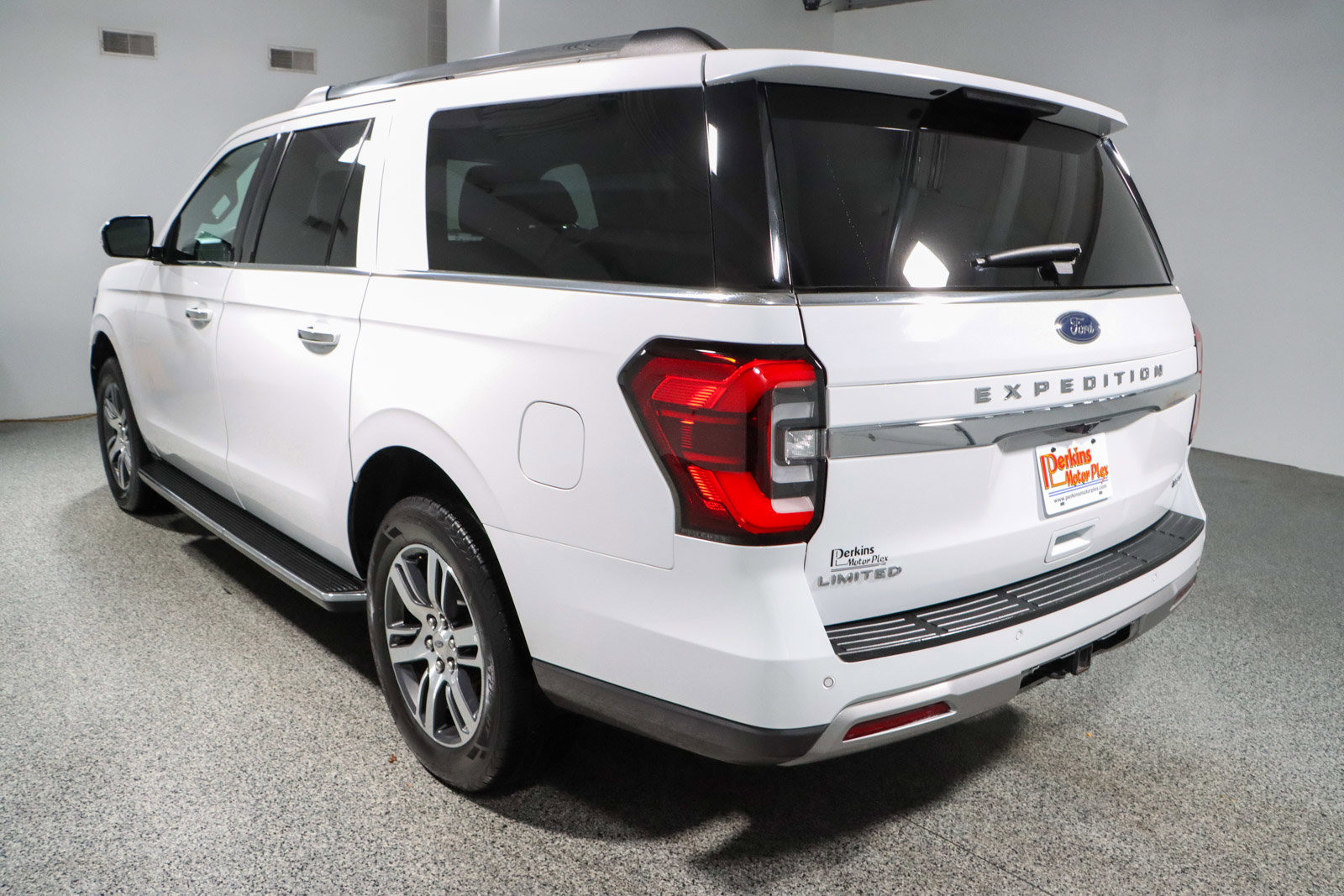 Used 2023 Ford Expedition Max Limited image 9