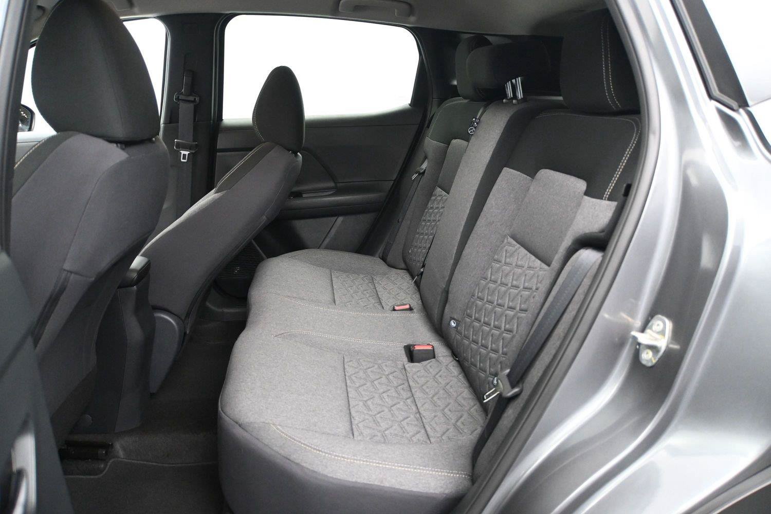 Certified 2025 Nissan Kicks SV AWD/4WD image 9