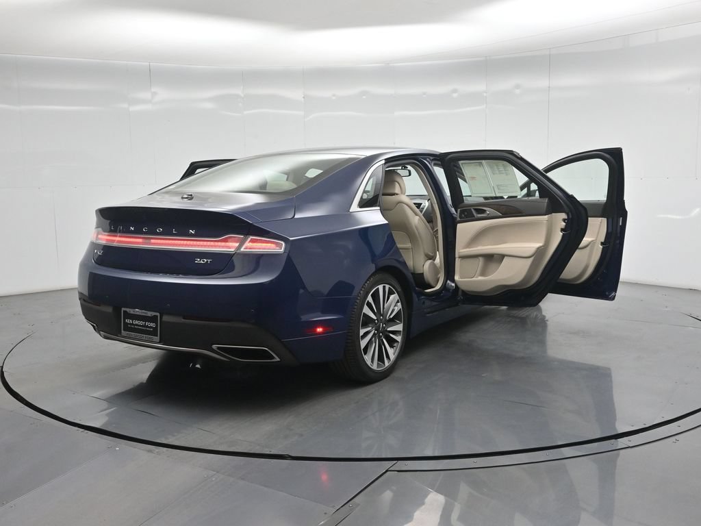 Used 2018 Lincoln MKZ Reserve FWD image 4