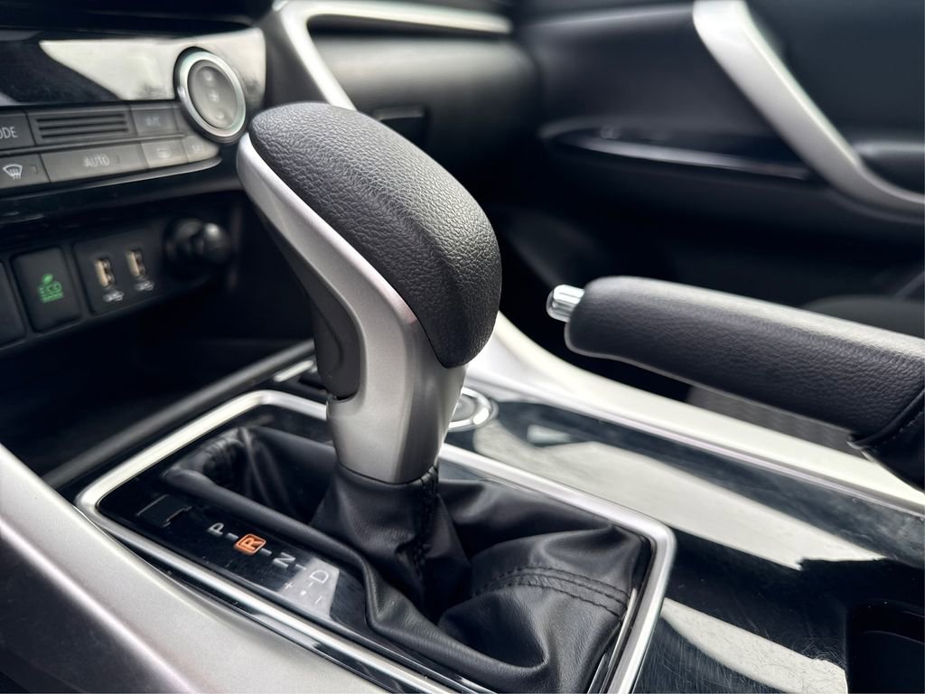 Used 2022 Mitsubishi Eclipse Cross LE image 26