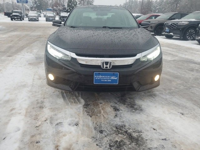 Used 2017 Honda Civic Touring image 2