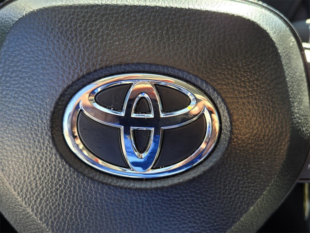 Used 2025 Toyota Corolla LE image 26