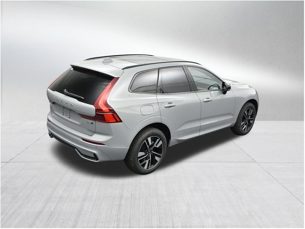 New 2026 Volvo XC60 B5 Core AWD/4WD image 17