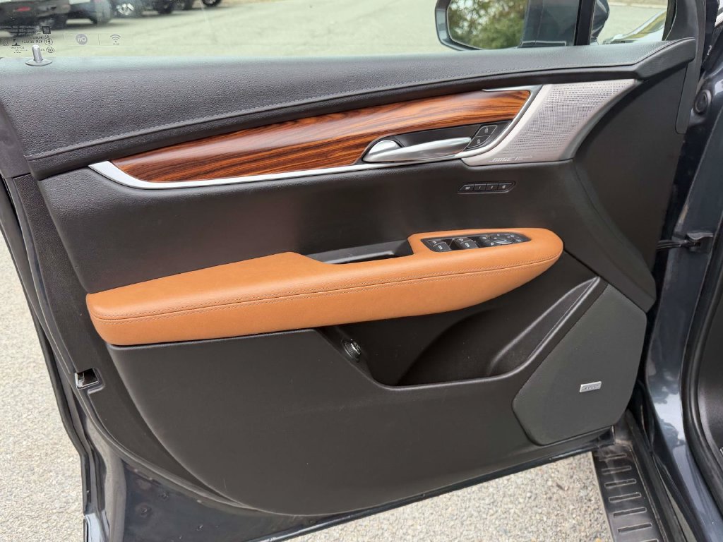 Used 2020 Cadillac XT5 Premium Luxury w/ LPO, Premium Carpet Package FWD image 14