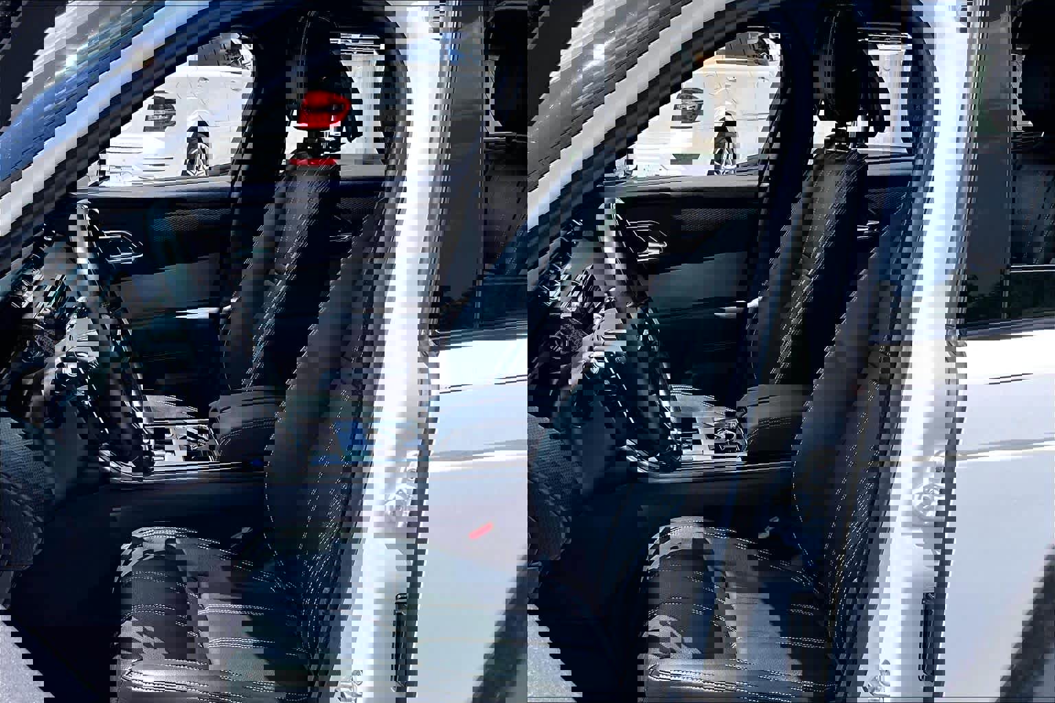 Used 2022 Land Rover Range Rover Velar R-Dynamic S AWD/4WD image 8