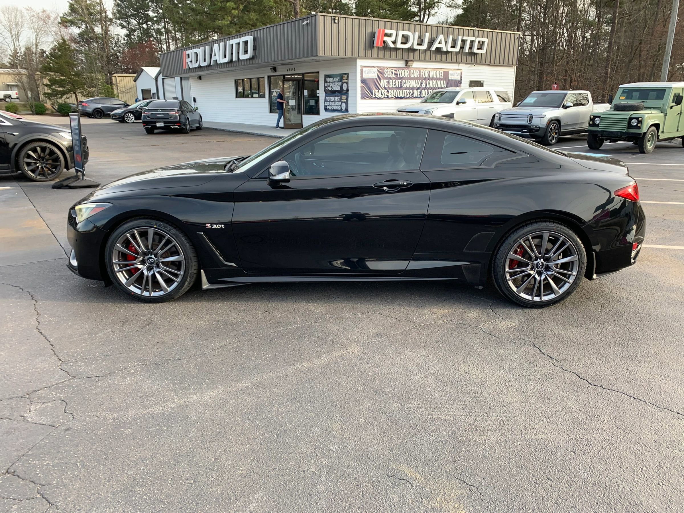 Used 2017 INFINITI Q60 Red Sport 400 image 8