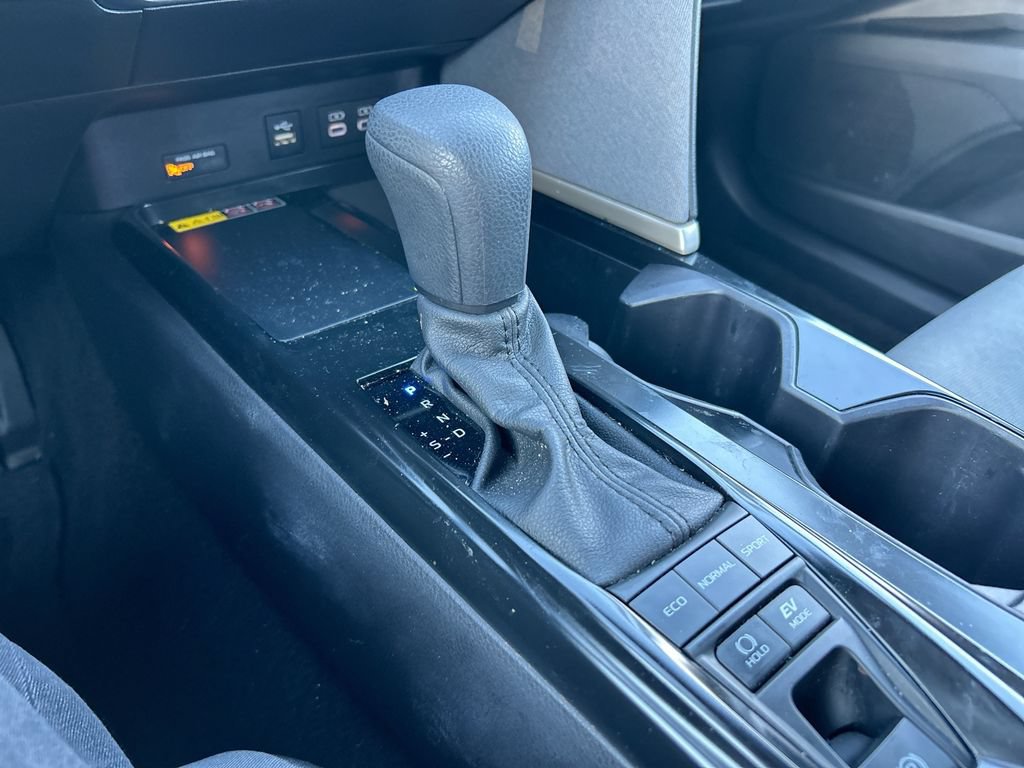 Used 2025 Toyota Camry LE w/ Convenience Package FWD image 27