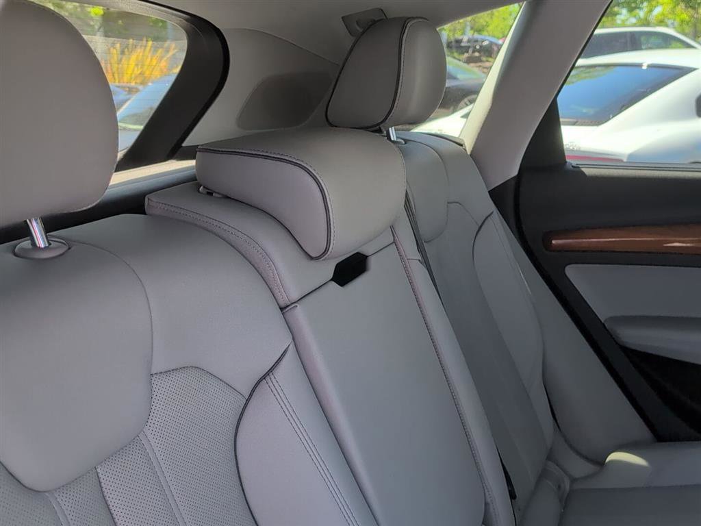 Used 2024 Audi Q5 e Premium Plus w/ Premium Plus Package AWD/4WD image 15