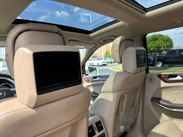 Used 2014 Mercedes-Benz GL 550 4MATIC image 34