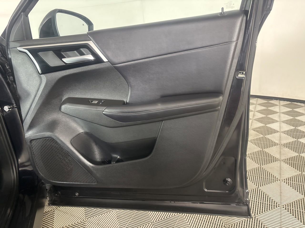 Used 2023 Mitsubishi Outlander SE FWD image 27