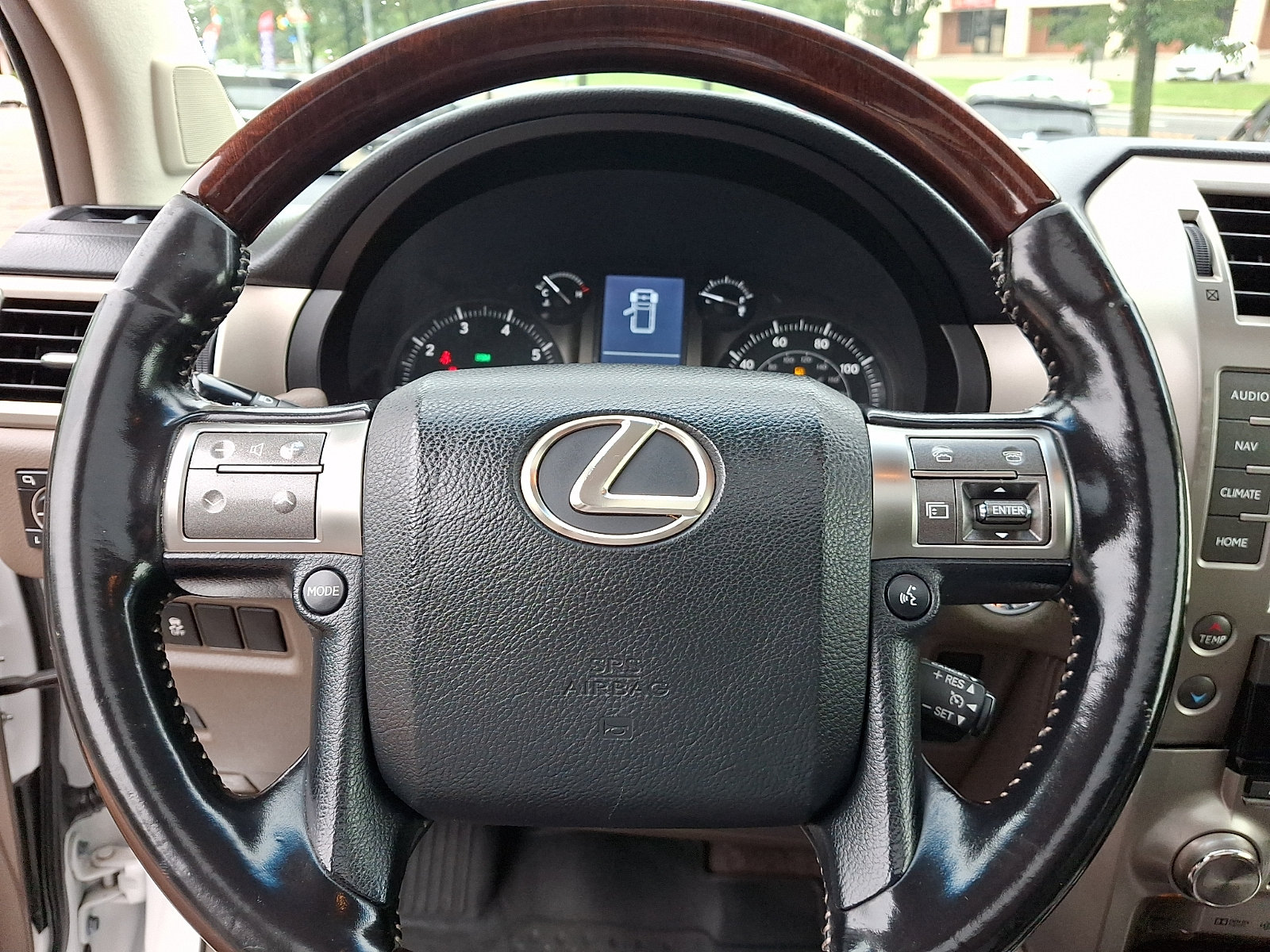 Used 2017 Lexus GX 460 AWD/4WD image 25