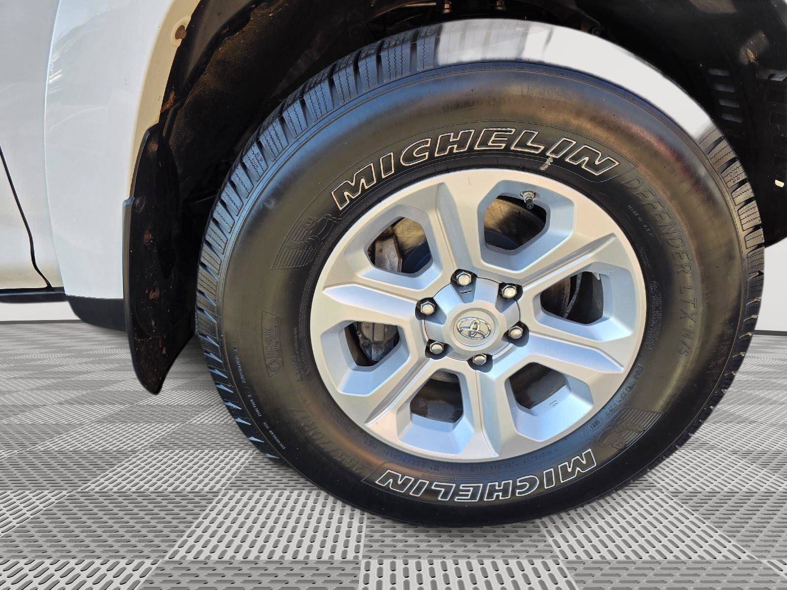 Used 2016 Toyota 4Runner SR5 image 24