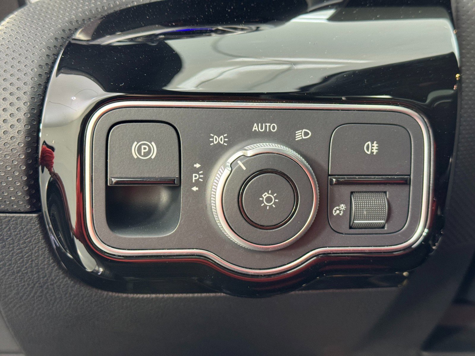 Used 2022 Mercedes-Benz CLA 45 AMG 4MATIC w/ Parking Assistance Package image 18