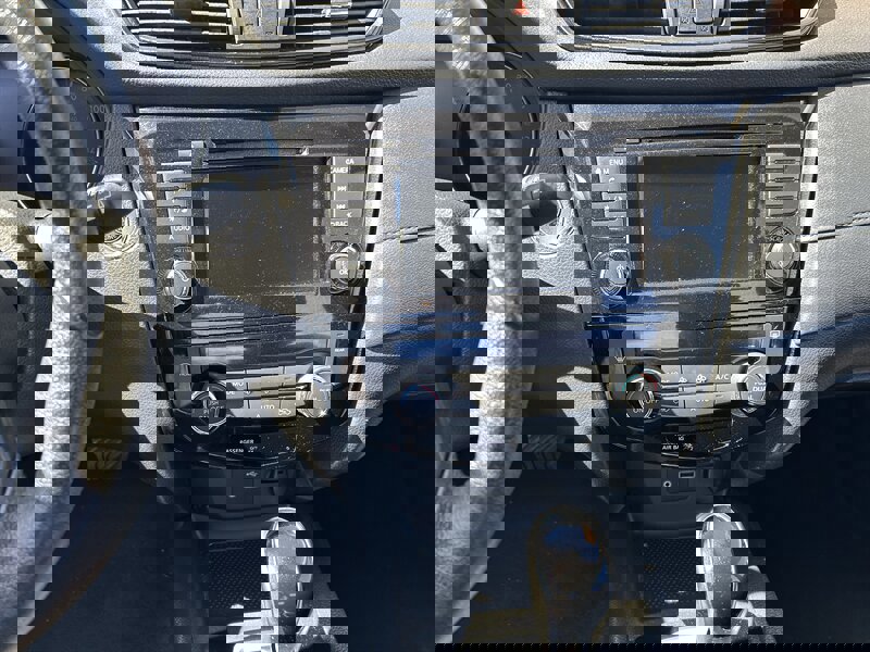 Used 2019 Nissan Rogue SV image 25